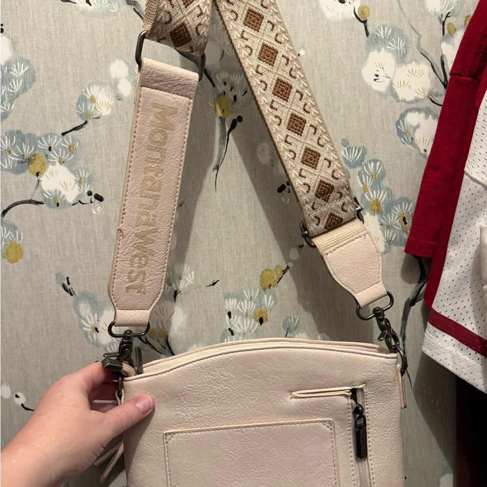 Montana West Light Pink Crossbody Bag - Picture 4 of 6